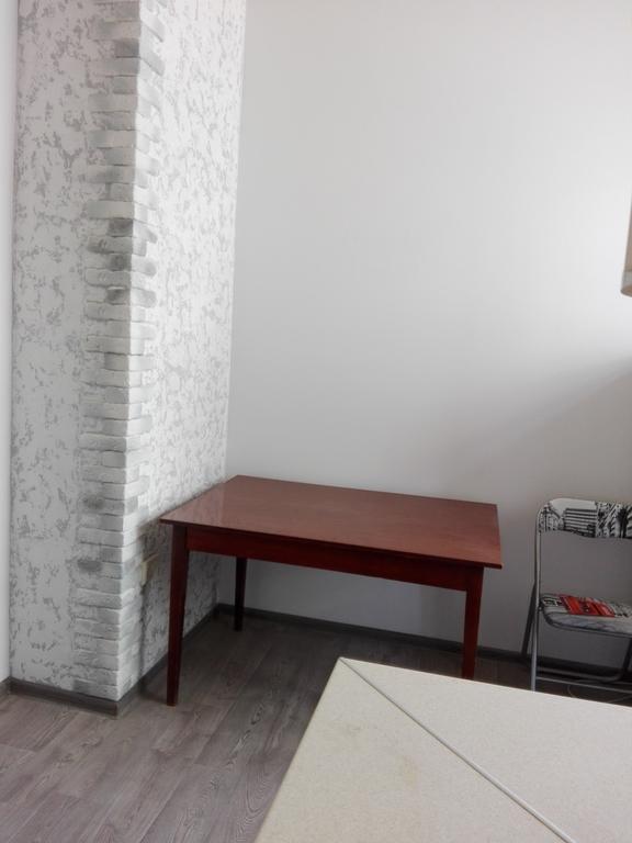 Apartment On Kryvorizhstal Street 35-24 Kryvyj Rih Exteriör bild
