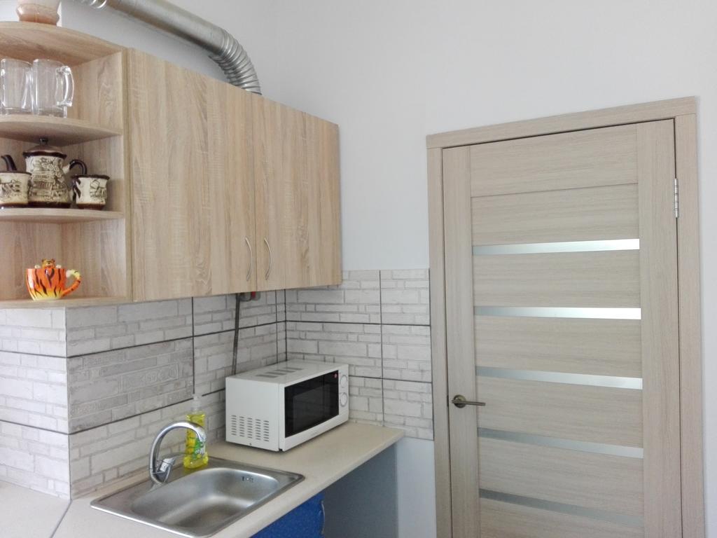 Apartment On Kryvorizhstal Street 35-24 Kryvyj Rih Exteriör bild