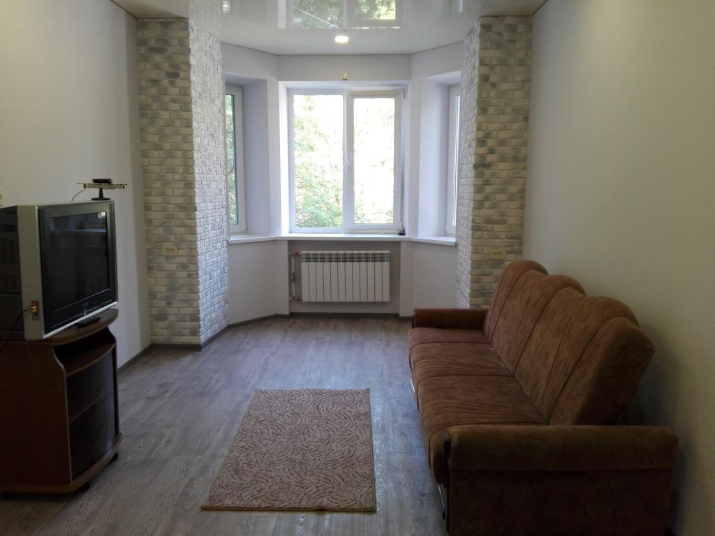 Apartment On Kryvorizhstal Street 35-24 Kryvyj Rih Exteriör bild
